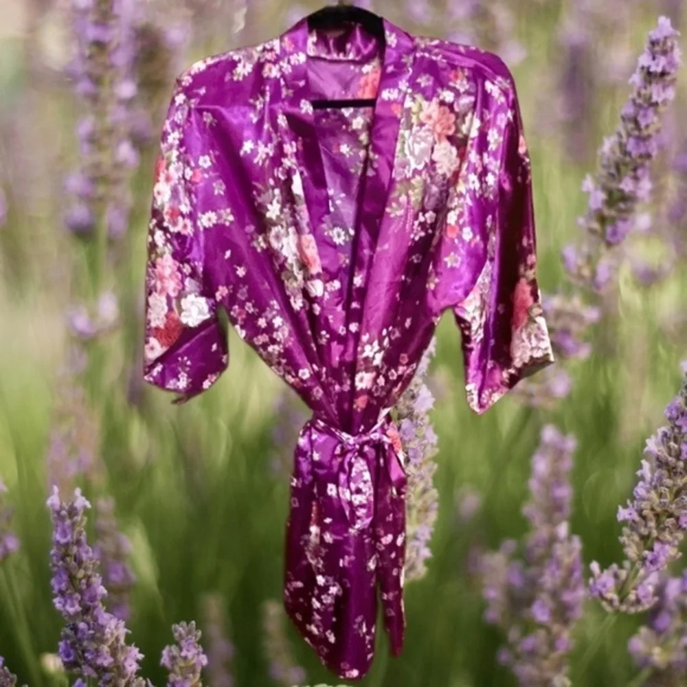 JAPAN, SHORT PURPLE ROBE W/ BELT, NEW, SZ. M/L., W/ MULTICOLOR FLOWERS - Picture 1 of 3